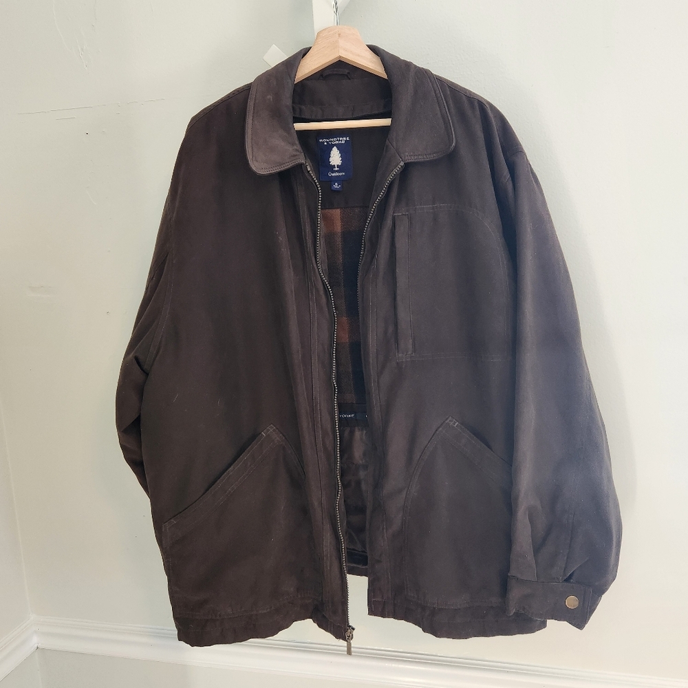 Barn Jacket with Leather Collar Flannel Wool Quilted Lining, Roundtree & Yorke - Picture 6 of 12